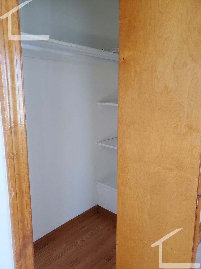 Photo - 31 Montfern Ave Unit 2