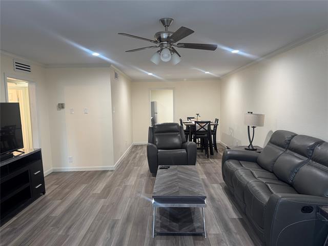 Photo - 7832 Royal Ln Unidad 102