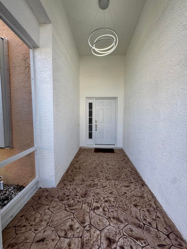 Photo - 822 NW Sorrento Ln