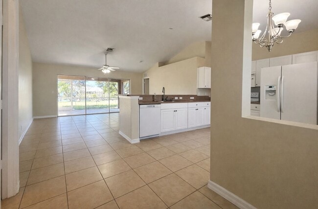 Photo - Pet-Friendly 3-Bedroom Home – Bright, Spacious & Great Location!