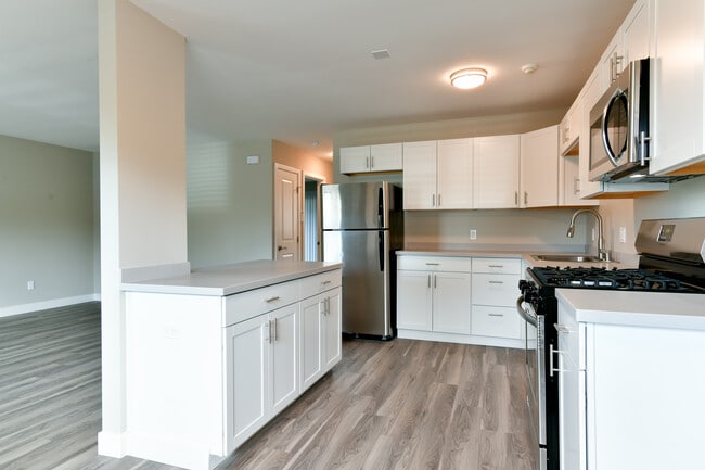 2BR, 1 BA
