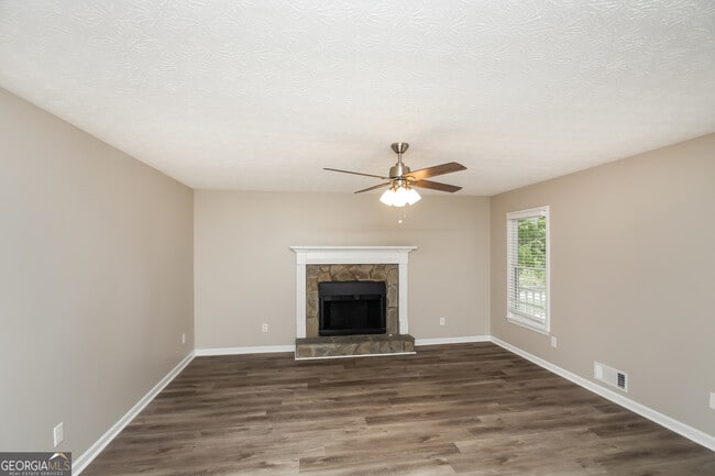 Photo - 133 Oak Landing Cir