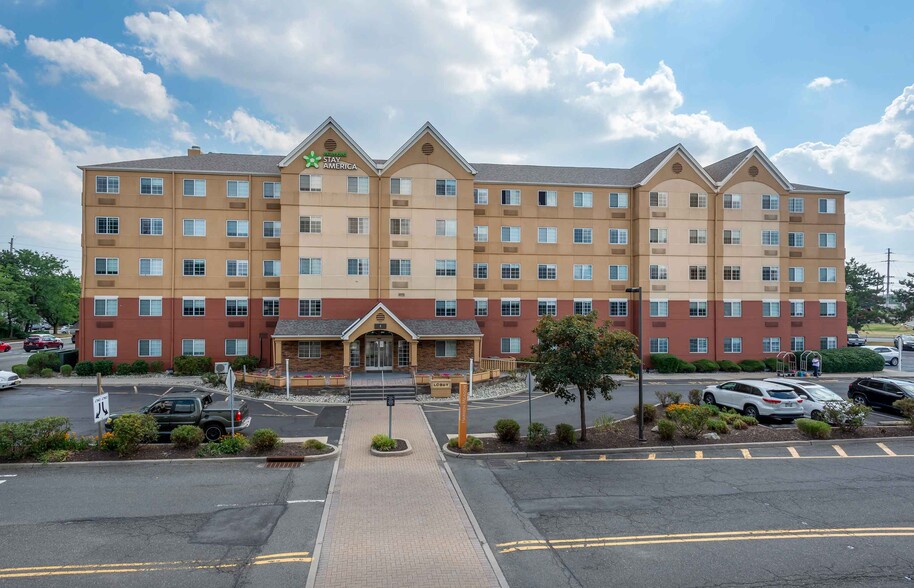 Furnished Studio-Secaucus - New York City Area