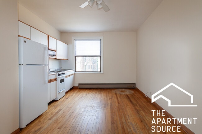 Photo - 634 W Barry Ave