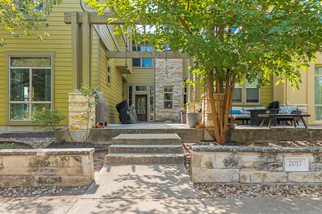 Building Photo - 2017 Simond Ave Unit B Rental
