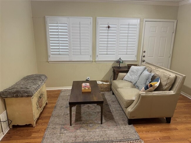Building Photo - 2510 San Gabriel St Unit 306
