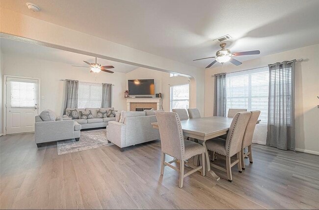 Photo - 101 Spencer Landing W