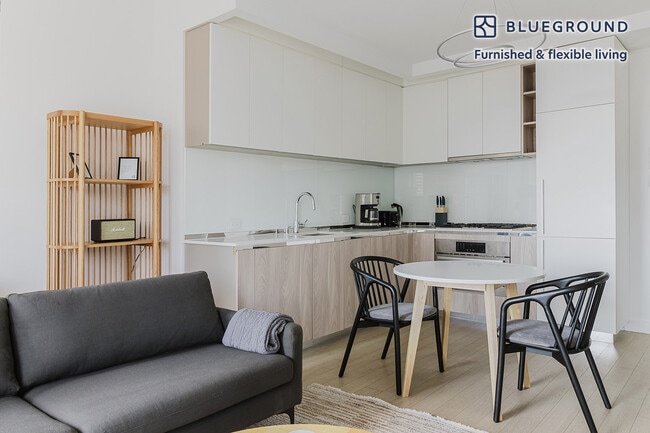 Photo - 572 11th Ave Unidad FL12-ID1519