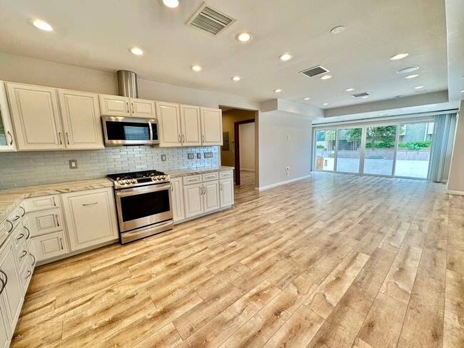 Photo - 15 Quarterdeck St