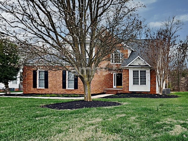 Photo - 300 Lucas Park Dr House