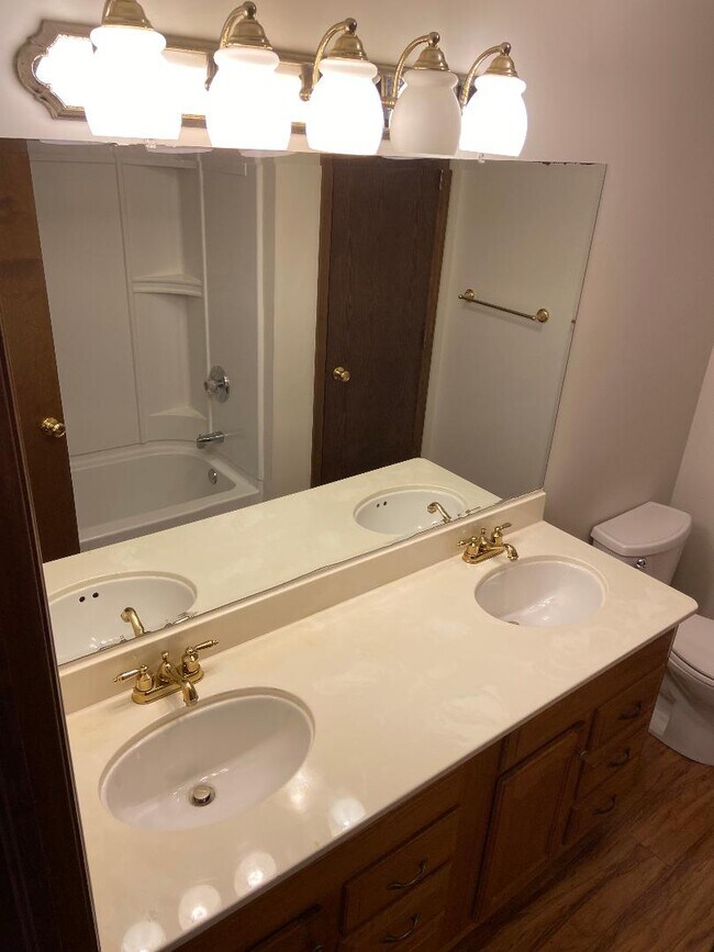 Photo - 3275 Willington Dr