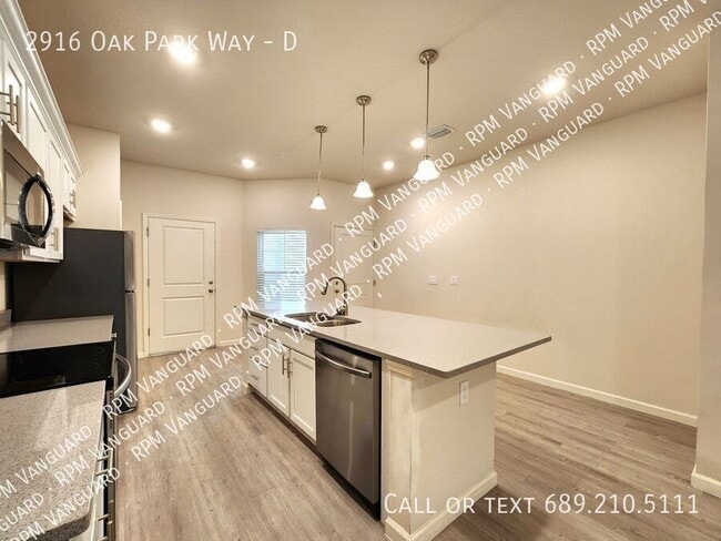 Photo - 2916 Oak Park Way