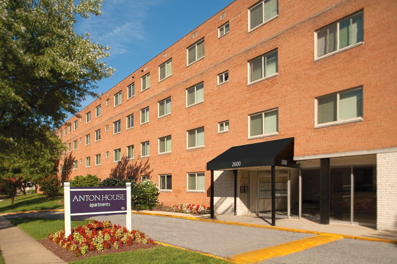 Iverson Towers Anton House Apartments For Rent In Temple Hills Md Forrent Com