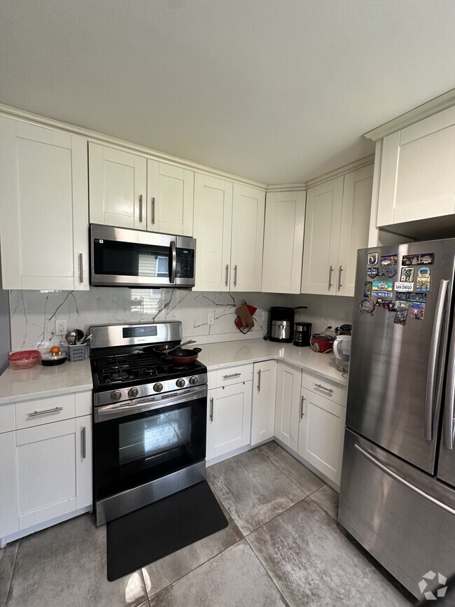 Building Photo - 36 Faneuil St Unit 36 Faneuil Street Rental