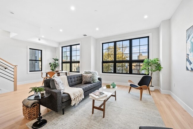 Photo - 165 Delaware Ave Unidad c Rental