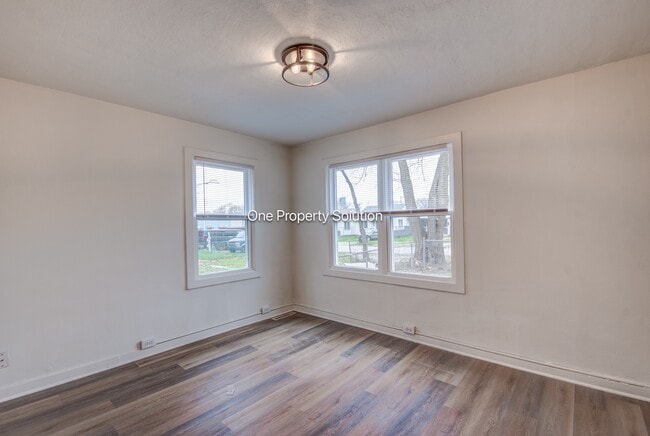 Photo - 1665 W 40th Ave