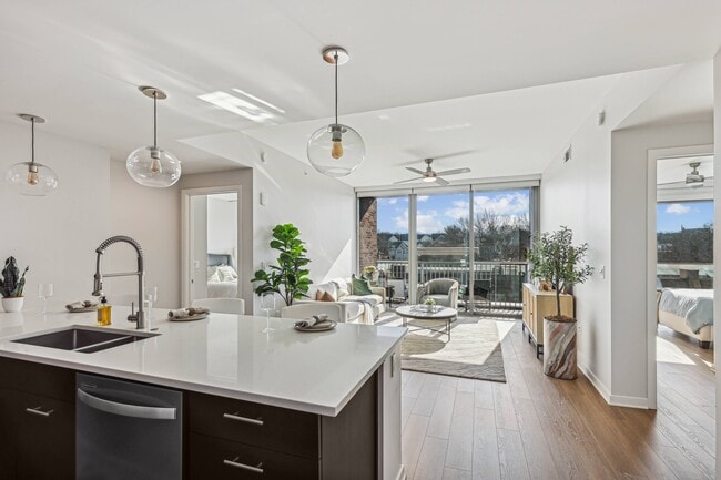 Building Photo - Vertis Green Hills