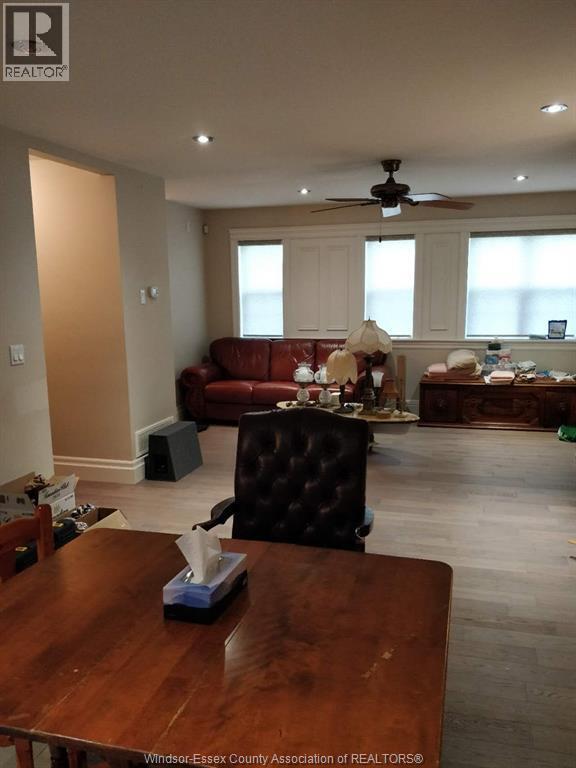 Photo - 8475 Wyandotte St E