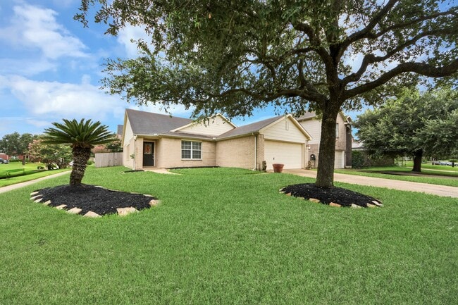 Photo - 3815 Pebble Garden Ln