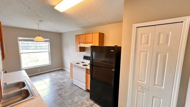 Photo - BEAUTIFUL 3/2 in Deltona