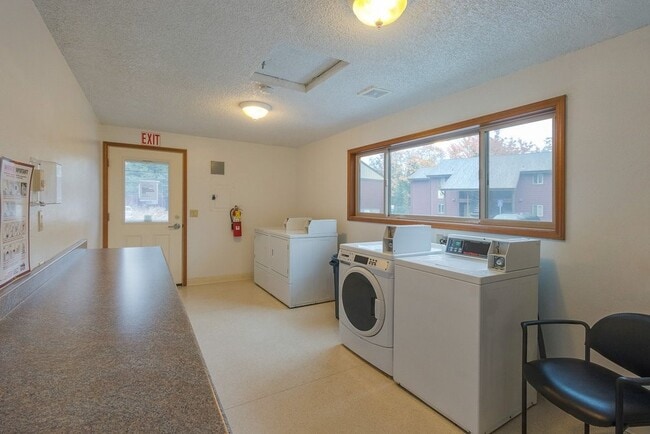 Building Photo - 29796 SW Montebello Dr Rental