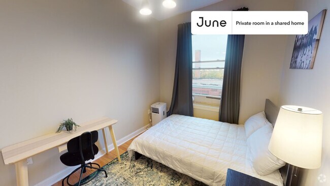 Building Photo - Private bedroom in 4 bed/1 bath Home