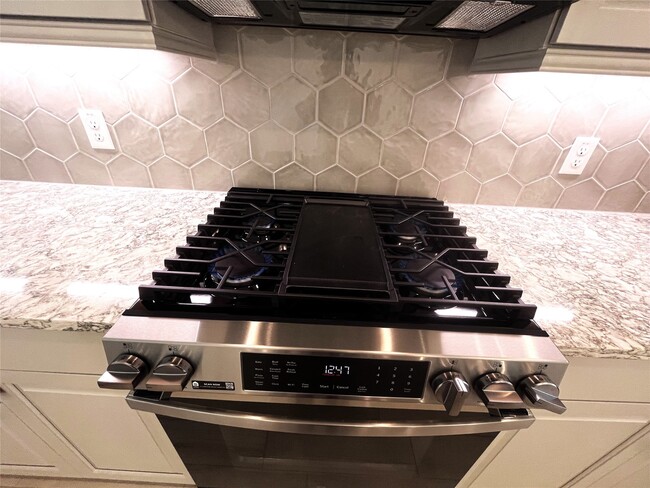 Building Photo - 2319 Forest Flower Wy