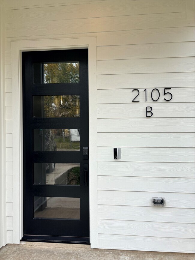 Photo - 2105 Esther Dr