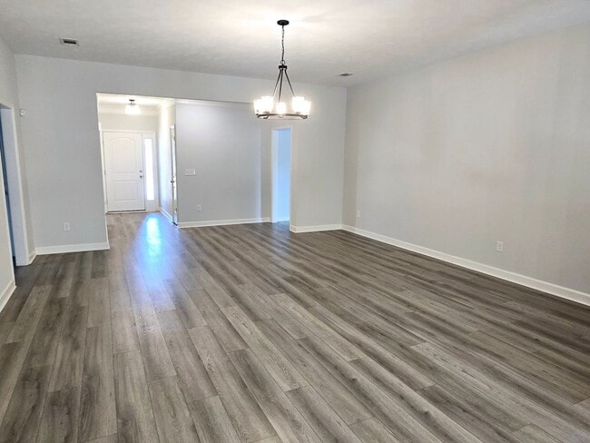 Photo - 725 Goodale Dr