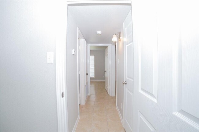 Photo - 2010 N Travis St Apartment Unit 116