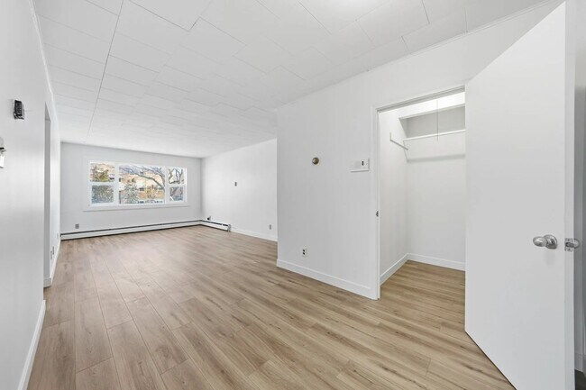 Building Photo - Monterey Apartments