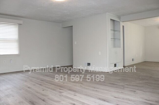 Photo - 760-762 N 100 W