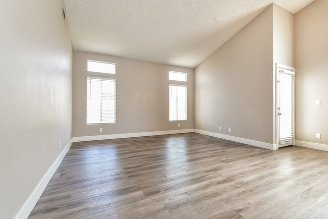 Photo - 5520 Red Sun Dr