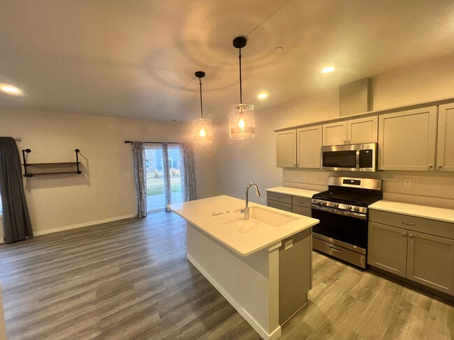 Photo - 2223 Eversull Ln