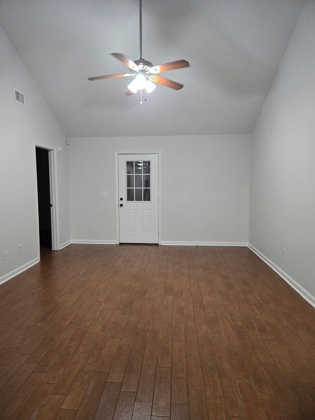 Photo - 142 Leeswood Cir