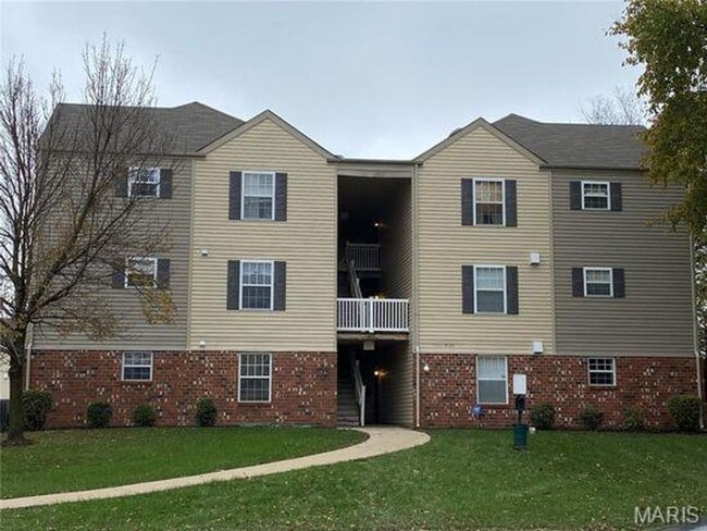 Building Photo - Lake St Louis (near O'Fallon & Wentzville) Area