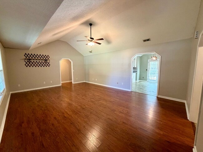 Photo - Fabulous Home in Ginko Hills!
