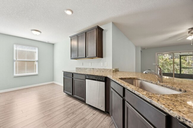 Photo - Adorable 3/2 in Lumber Creek