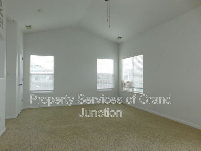 2464 Thunder Mountain Drive Unidad 1005 (2A)