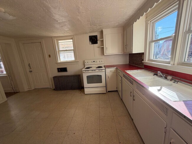 Photo - 210 S Duke St Unidad 1st Floor