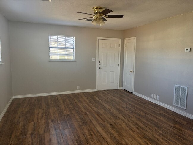 Photo - 2/1/1 on Large Lot in Quiet Sherman Neighborhood!