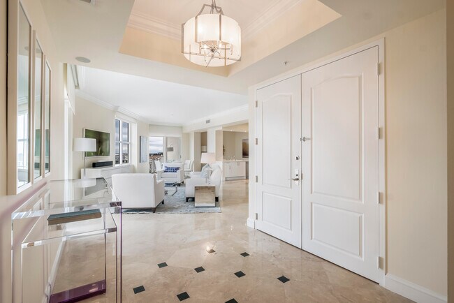 Photo - 201 S Narcissus Ave Unidad 806 Rental