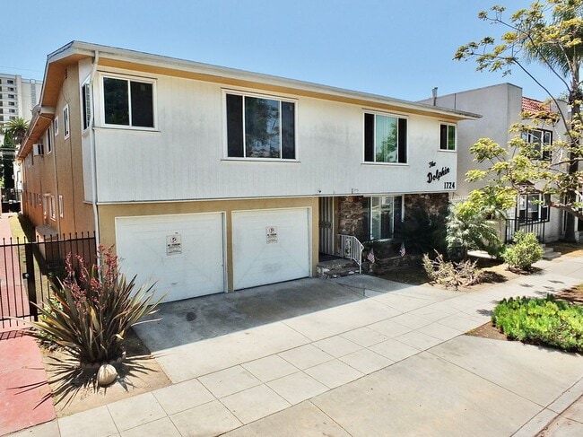 1724 E 1st St Unit 3