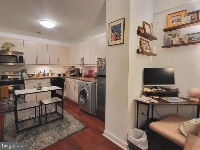 Photo - 219 S 18th St Unit 524