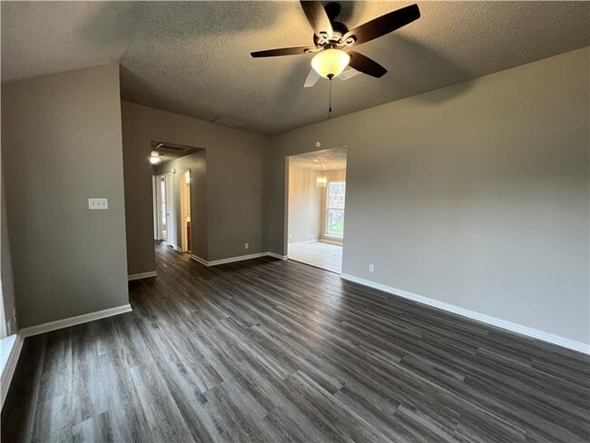 Photo - 2111 Caprice Dr