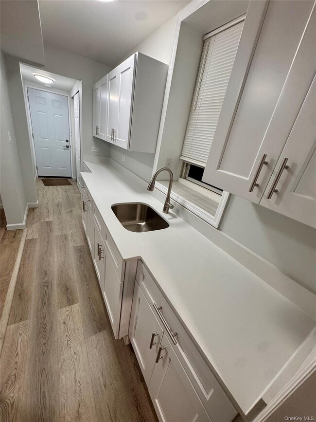 Building Photo - 516 Morris Park Ave Unit 3 Rental