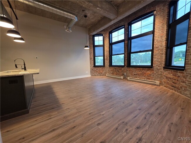 Photo - 100 Buckley Rd