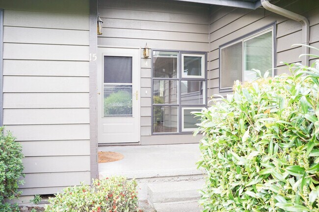 Building Photo - Mid-Century 2bdr Near Willamette Park & OHSU Unit 14 Rental