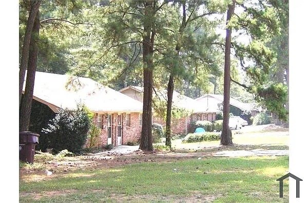 Photo - Room in Duplex on Glenwoods Dr Townhome
