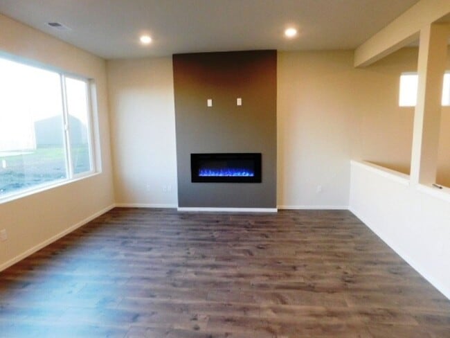 Photo - 4Bd/2.5 Ba Two Story Home - Available Soon!